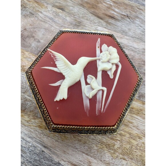 Westland Co. Cameo Music Box Hummingbird Iris Hexagon Walty Of The Flowers Japan - Picture 1 of 7